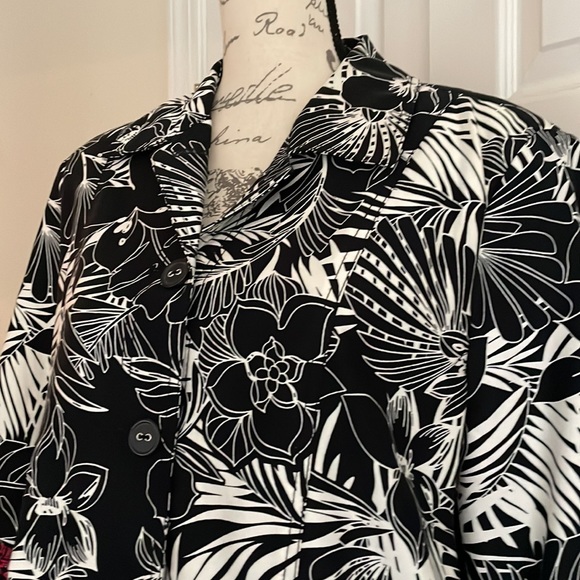 Draper’s & Damon’s jacket - Picture 4 of 10